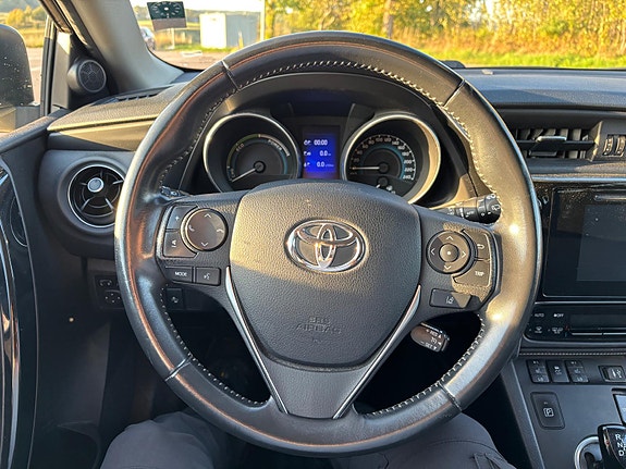 Toyota Auris 4 of 12