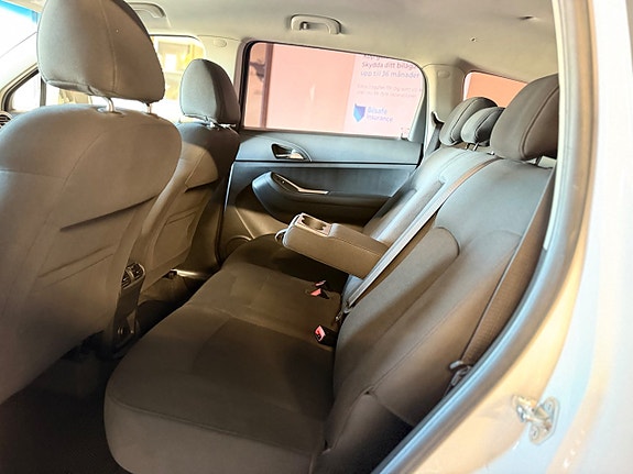 Chevrolet Orlando 14 of 21