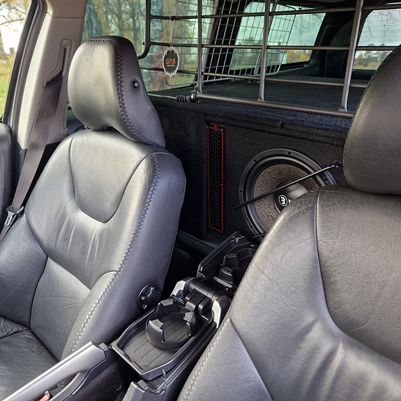 Volvo XC70 7 of 10