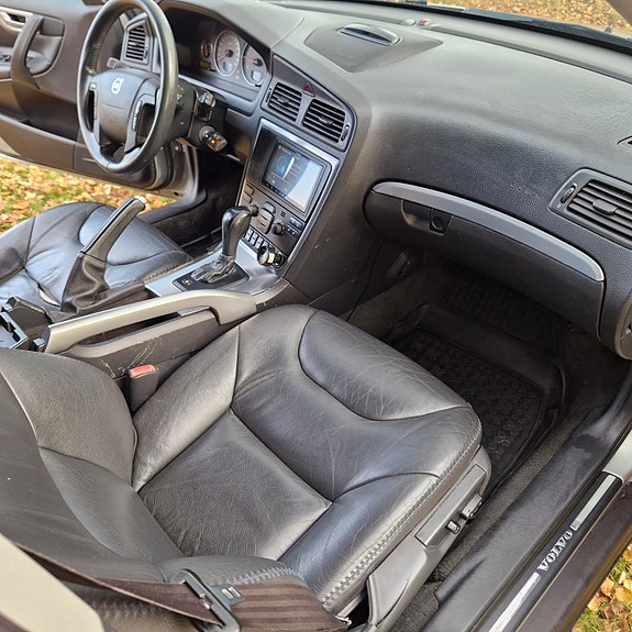 Volvo XC70 9 of 10
