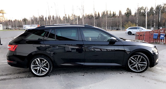 Skoda Superb 2 of 6