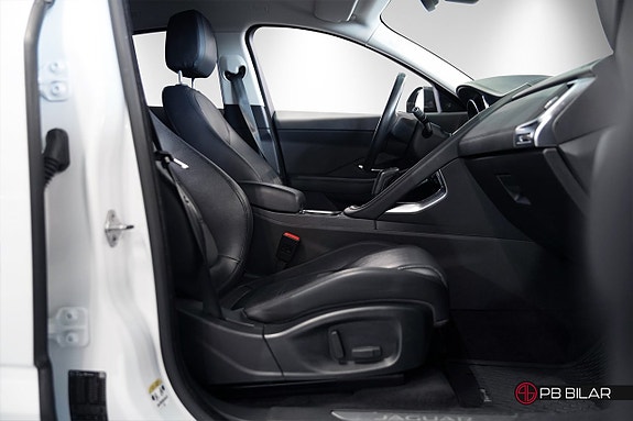 Jaguar E-PACE 11 of 21