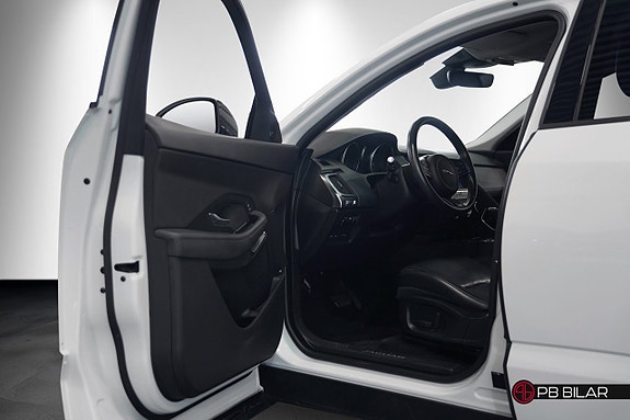Jaguar E-PACE 8 of 21