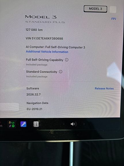 Tesla Model 3 9 of 13