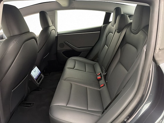 Tesla Model 3 16 of 30
