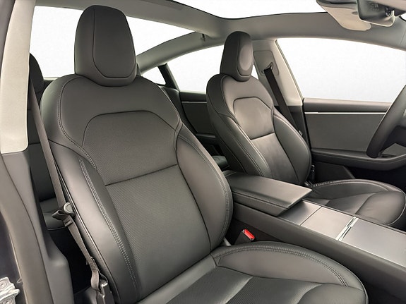 Tesla Model 3 14 of 30