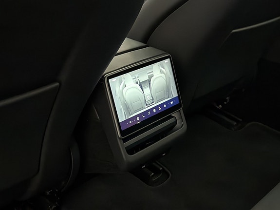 Tesla Model 3 18 of 30