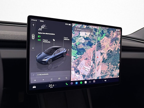 Tesla Model 3 21 of 30