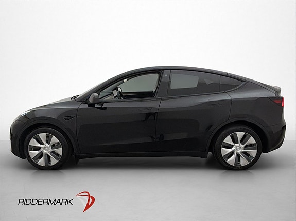 Tesla Model Y 5 of 30