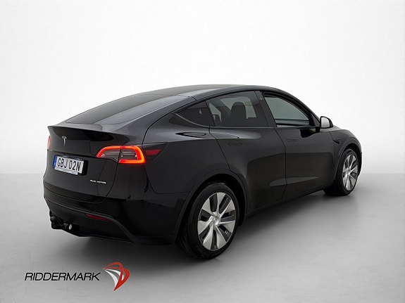 Tesla Model Y 9 of 30
