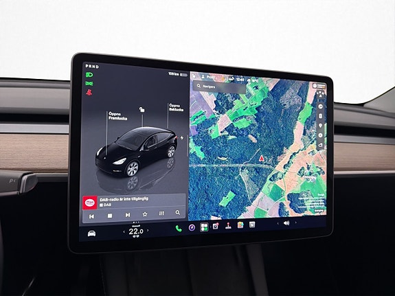 Tesla Model Y 21 of 30