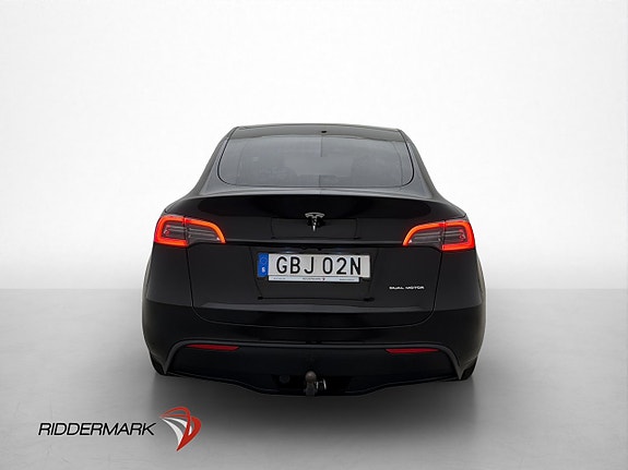 Tesla Model Y 8 of 30