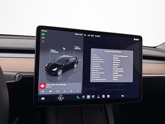 Tesla Model Y 28 of 30