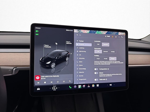 Tesla Model Y 23 of 30