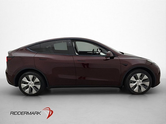 Tesla Model Y 10 of 30
