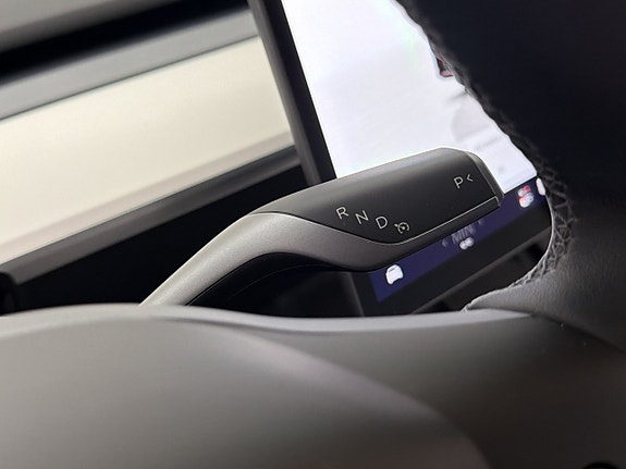 Tesla Model Y 20 of 30