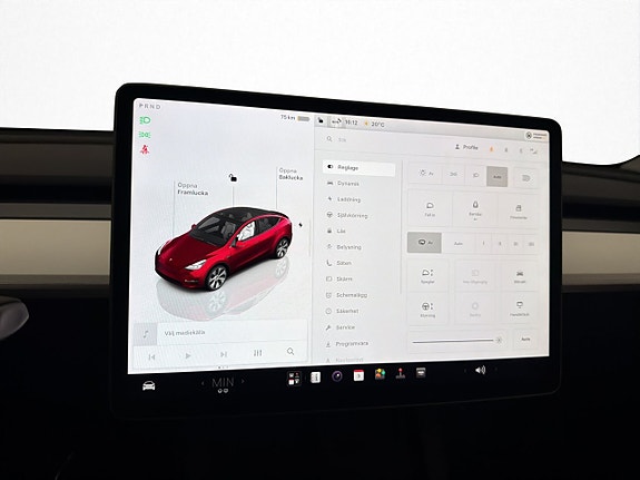 Tesla Model Y 22 of 30