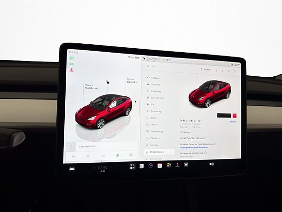 Tesla Model Y 26 of 30