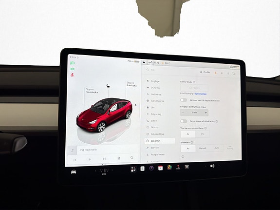Tesla Model Y 25 of 30