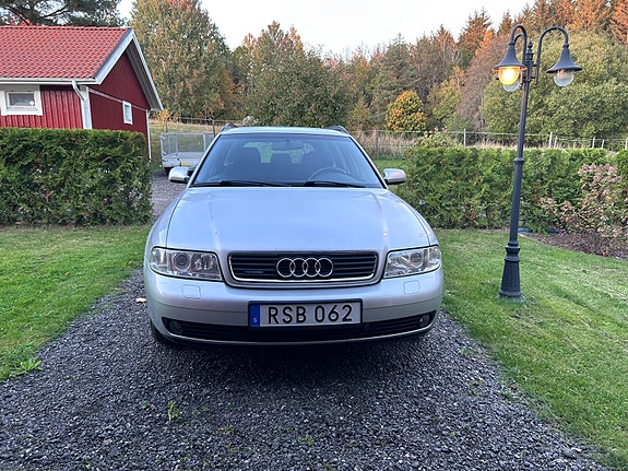 Audi A4 5 of 12