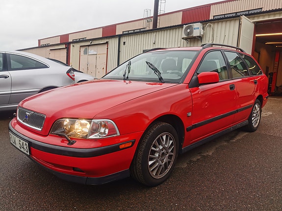 Volvo V40 3 of 10