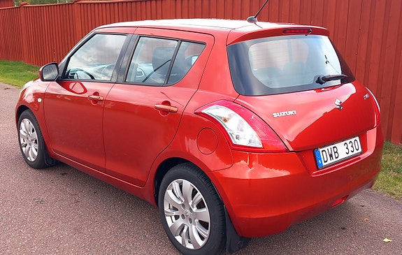 Suzuki Swift 2 of 7