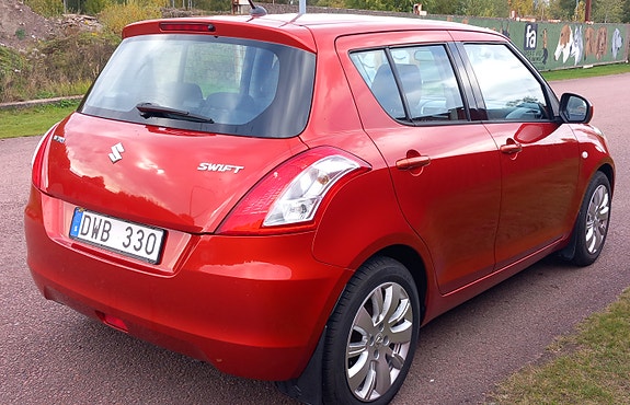 Suzuki Swift 3 of 7