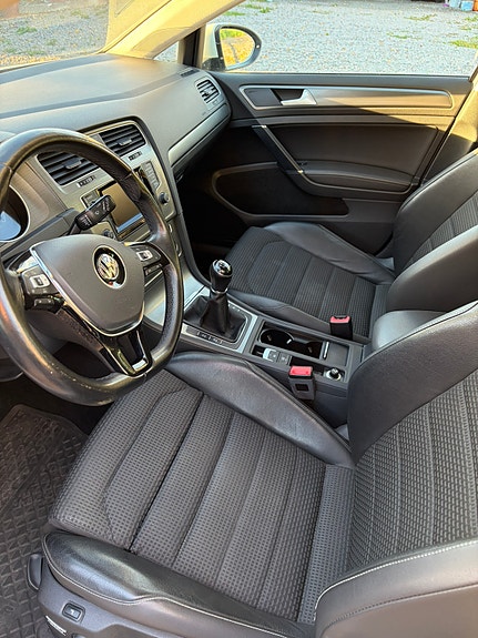 Volkswagen Golf VII 4 of 6