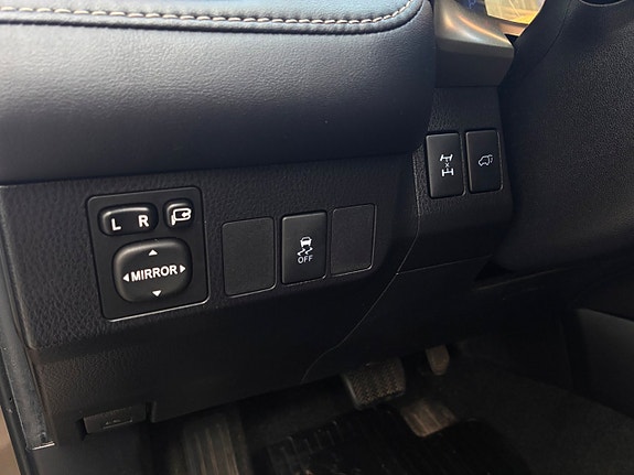 Toyota RAV4 20 of 27