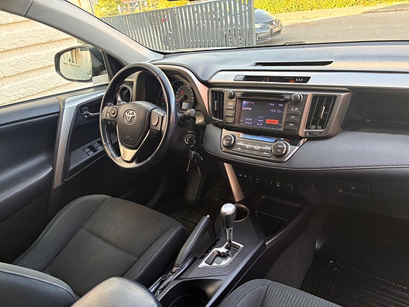 Toyota RAV4 23 of 27
