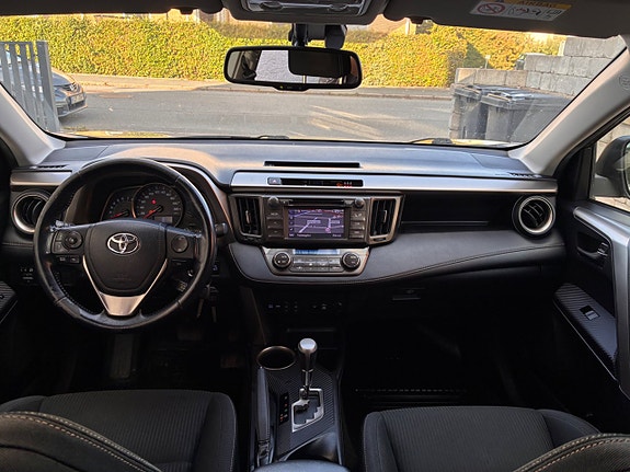 Toyota RAV4 14 of 27
