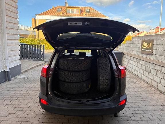 Toyota RAV4 13 of 27
