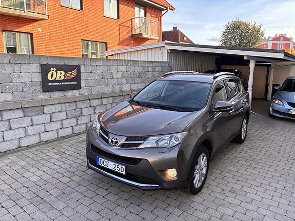 Toyota RAV4 5 of 27