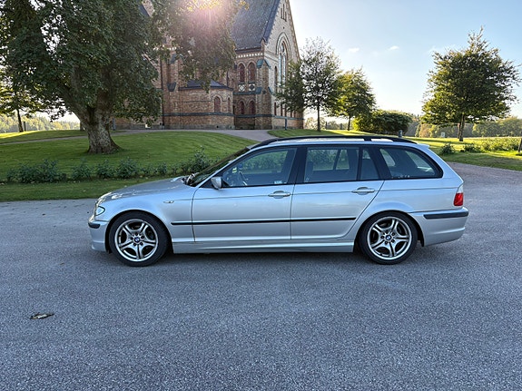 BMW 320i 4 of 10