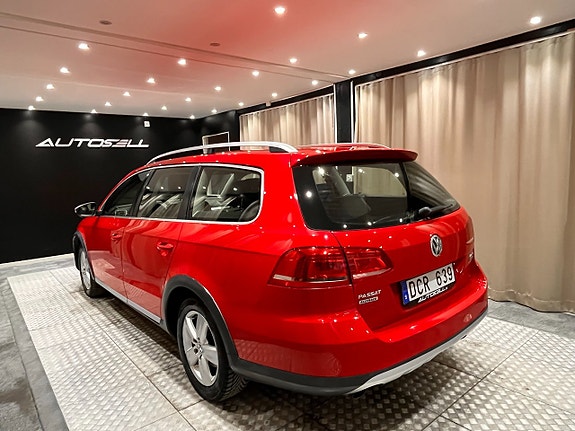 Volkswagen Passat Alltrack 8 of 19