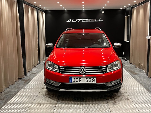 Volkswagen Passat Alltrack 2 of 19