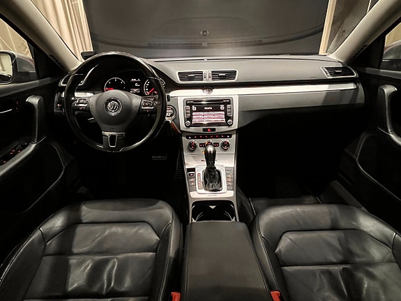 Volkswagen Passat Alltrack 17 of 19