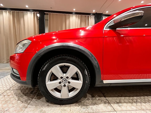 Volkswagen Passat Alltrack 4 of 19