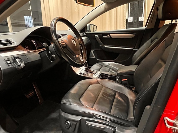 Volkswagen Passat Alltrack 14 of 19