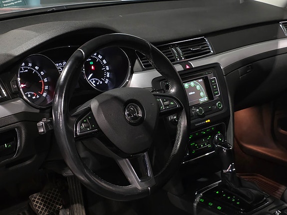 Skoda Superb 14 of 17