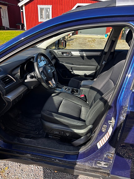 Subaru Outback 3 of 4