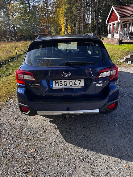 Subaru Outback 2 of 4