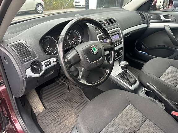 Skoda Octavia 11 of 18