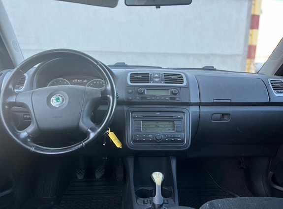 Skoda Fabia 5 of 8