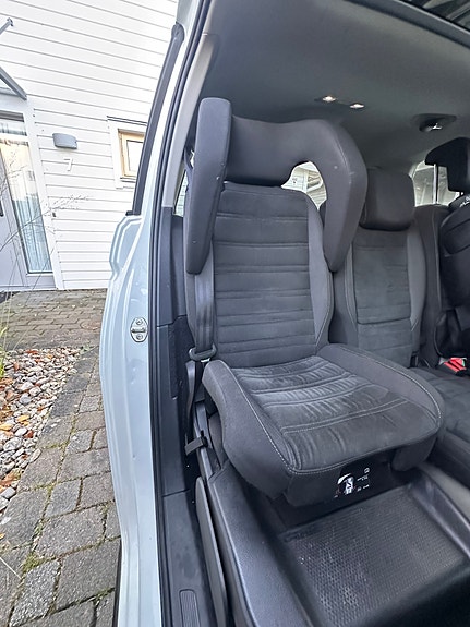 Volkswagen Touran 15 of 23