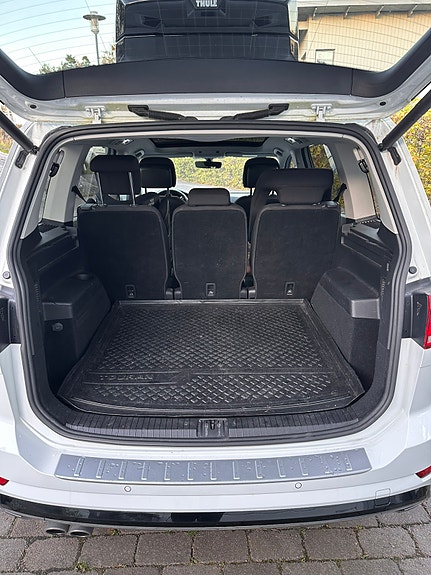 Volkswagen Touran 17 of 23