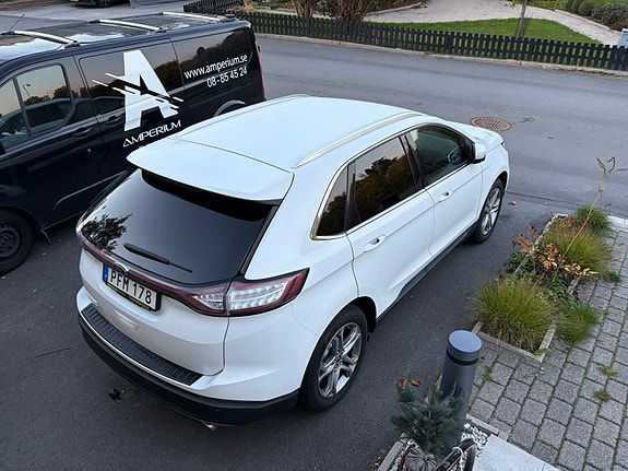 Ford Edge 2 of 6
