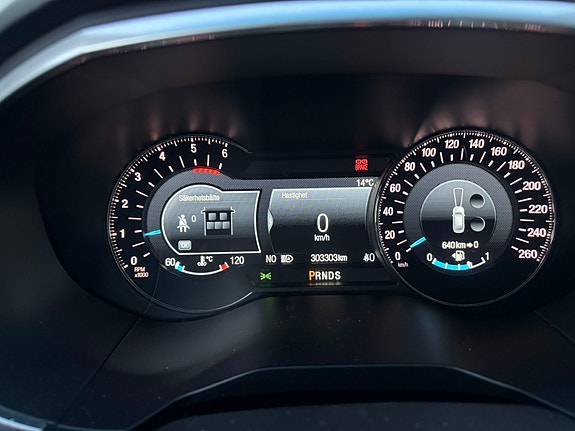 Ford Edge 4 of 6