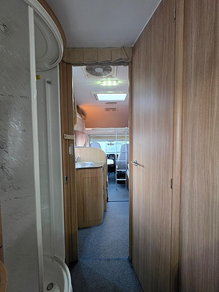 Elnagh Duke 53 Fiat 2.3 Multijet 131 HK |Fukttestad u.a. | Nybesiktigad | Långbäddar 8534 mil |Nyservad | Truma Combi E| 18 of 27