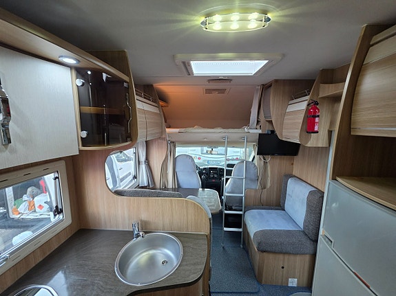 Elnagh Duke 53 Fiat 2.3 Multijet 131 HK |Fukttestad u.a. | Nybesiktigad | Långbäddar 8534 mil |Nyservad | Truma Combi E| 10 of 27